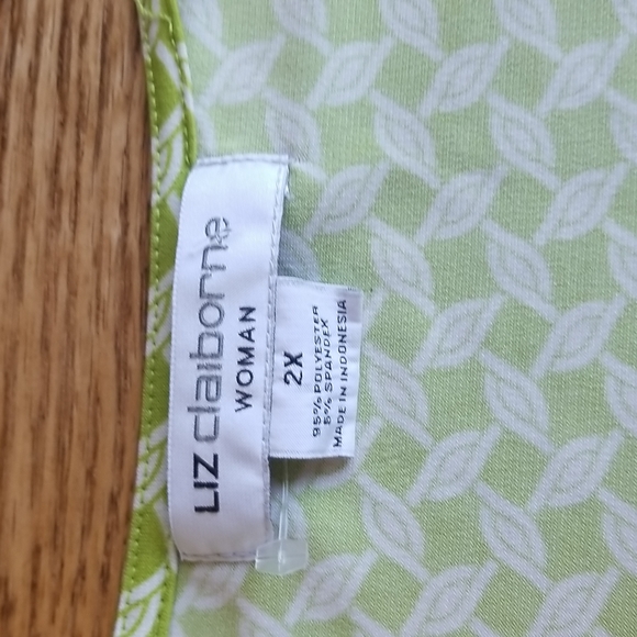(2X) Liz Claiborne Geometric Patterned Wrap Top Summery Low Neckline Stretch - Picture 3 of 8